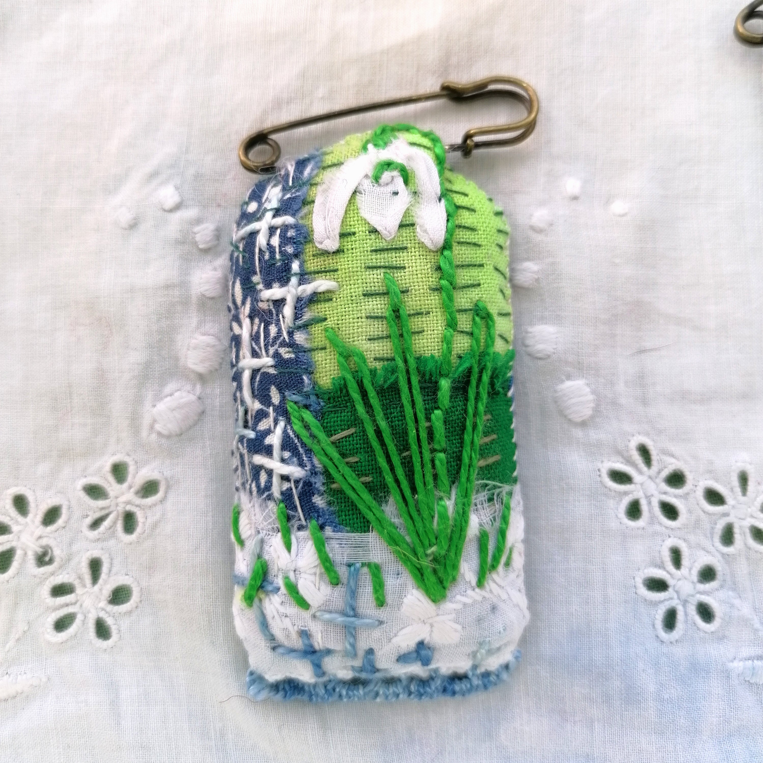 Snowdrop brooch store