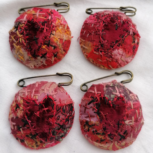 Cross Your Heart Fob Brooch (Red)
